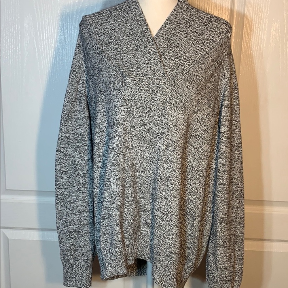 Karen Scott black /white long sleeve sweater